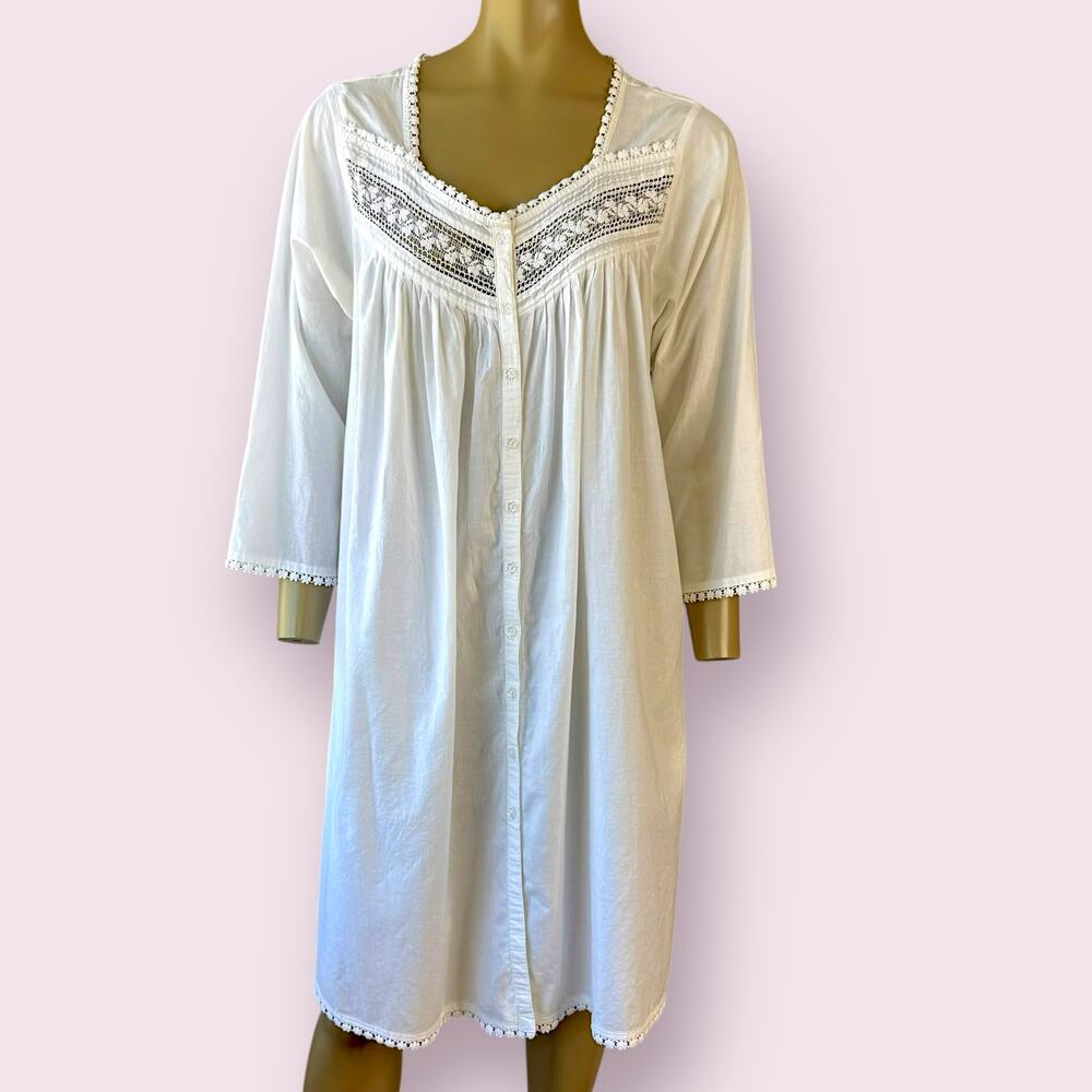 Eileen West White Lace Trim Robe with 3/4 Sleeves